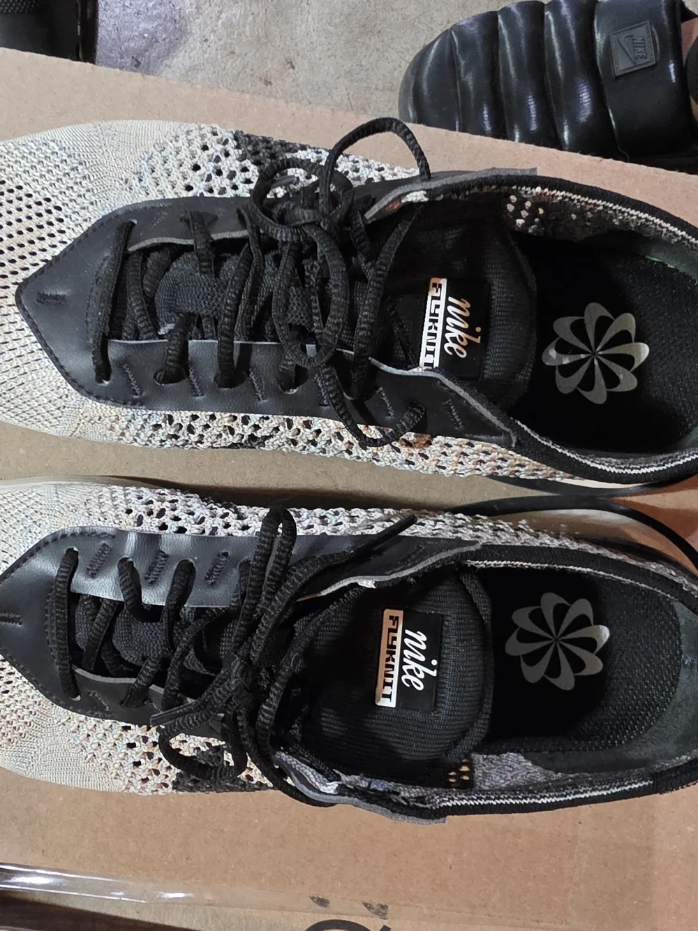 Nike Women’s Flyknit Trainers - Black and White